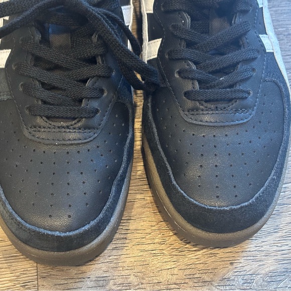 Onitsuka Tiger GSM 38 Black and White Sneakers - Picture 5 of 8